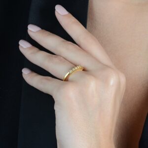 Aparador Dourado com 7 Pedras de Zircônia