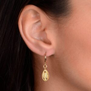 Brinco Dourado com Búzios