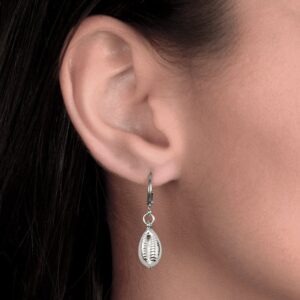 Brinco Prateado com Búzios