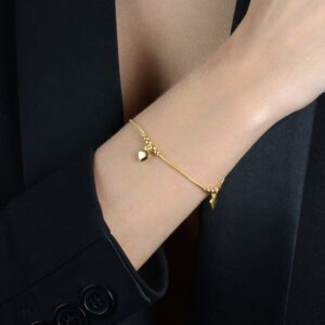 Pulseira Dourada com 3 Pingentes de Coração