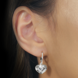 Brinco Prateado de Argolinha Coração